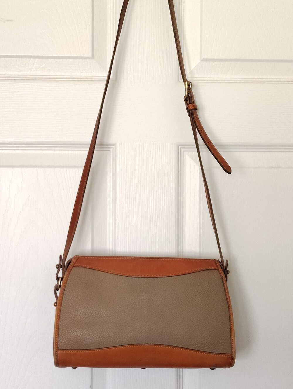 Vintage Dooney & Bourke All-Weather Leather Zip Crossbody Bag - AS IS - Picture 2 of 10
